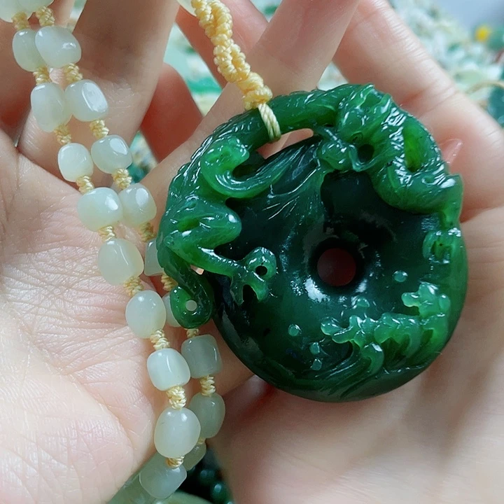 颈饰未镶嵌和田玉