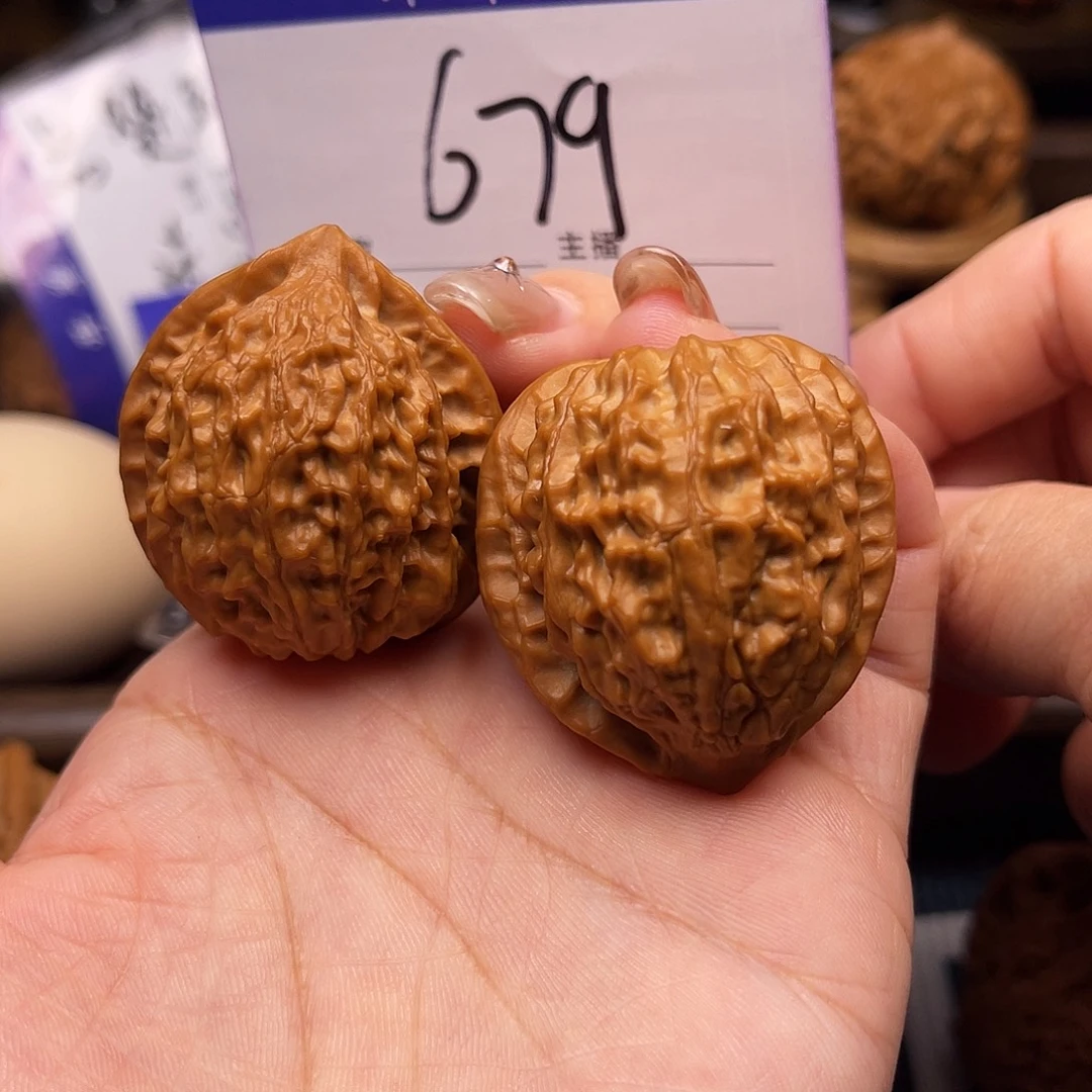 吊坠桃核金牛36尺