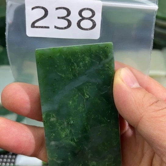 和田玉未镶嵌珠宝半成品