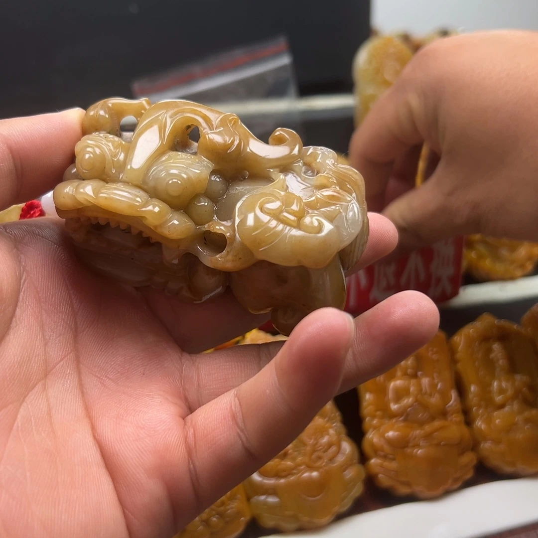 石英质玉（黄龙玉）未镶嵌多选发其一