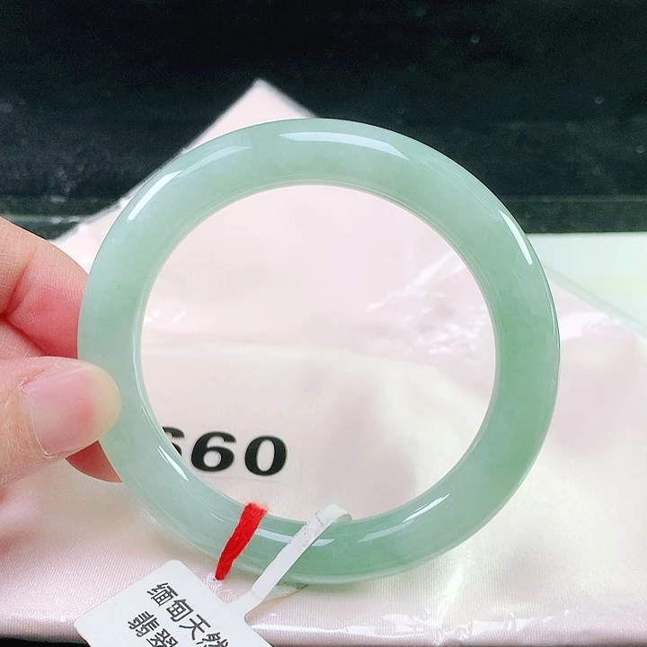 未镶嵌手镯（圆镯）翡翠660