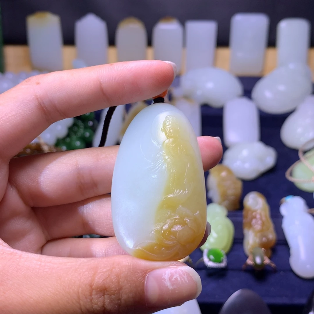 和田玉未镶嵌挂件