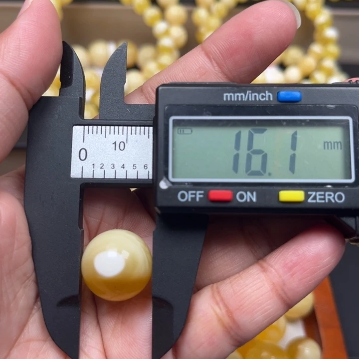 杀***）琥珀未镶嵌珠宝奇石M182号微瑕