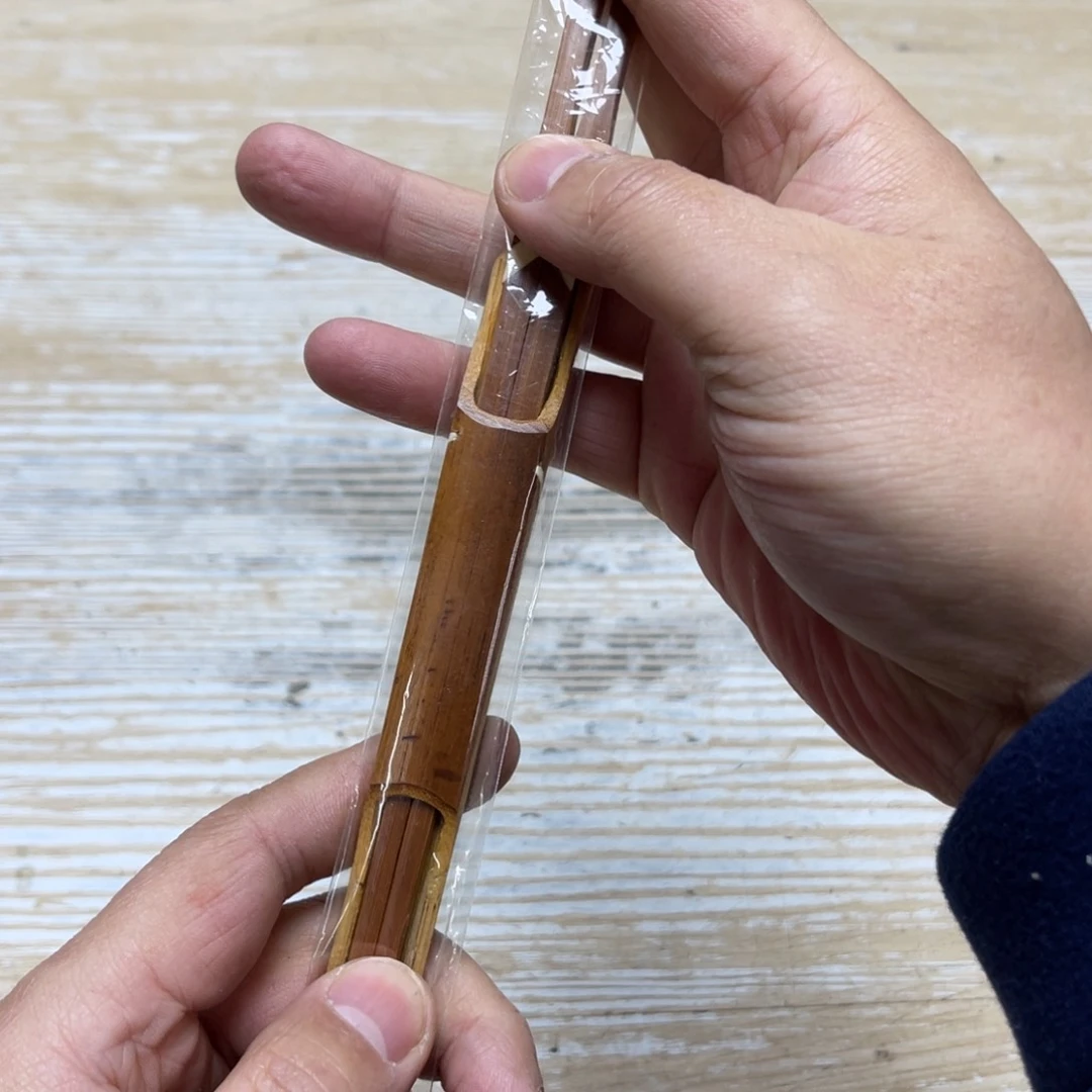 瓷片岩*密密麻麻地排列着一个