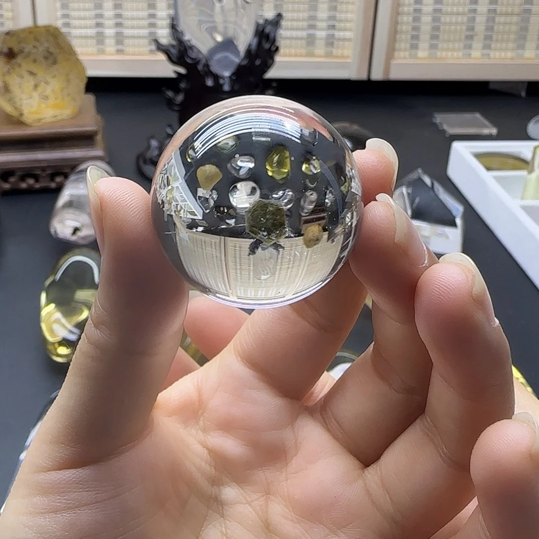 水晶天然摆件未镶嵌氧*物