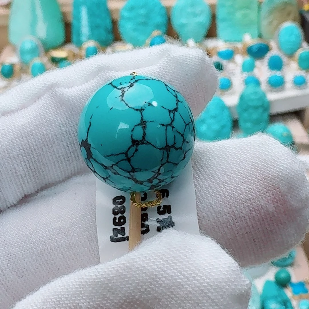 绿松石未镶嵌珠宝奇石