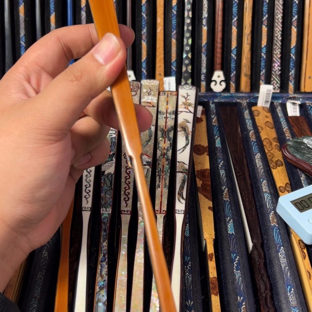 扇子扇子的设计很精致