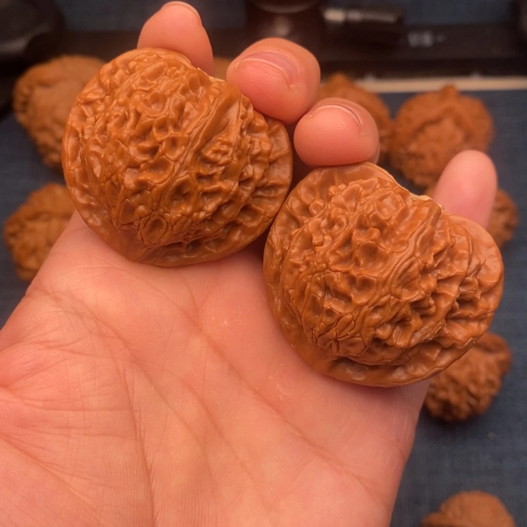 把件文玩核桃42桃心蜡皮宫灯红皮