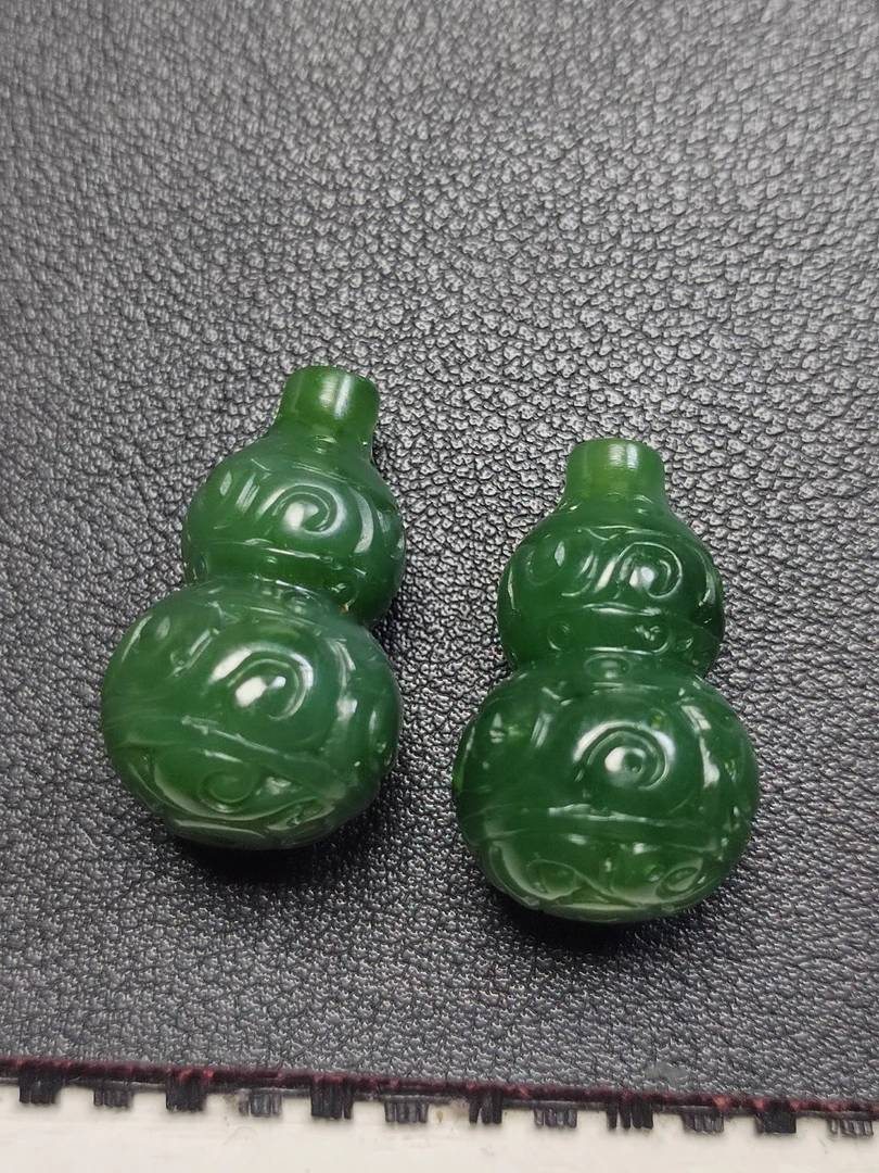 和田玉碧玉葫芦，肉质细腻雕工好