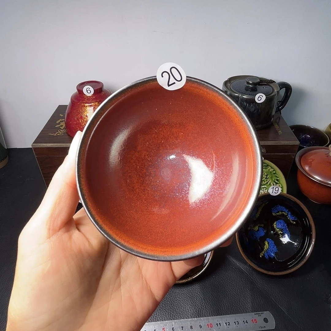 茶盏在干嘛呀亲一哈