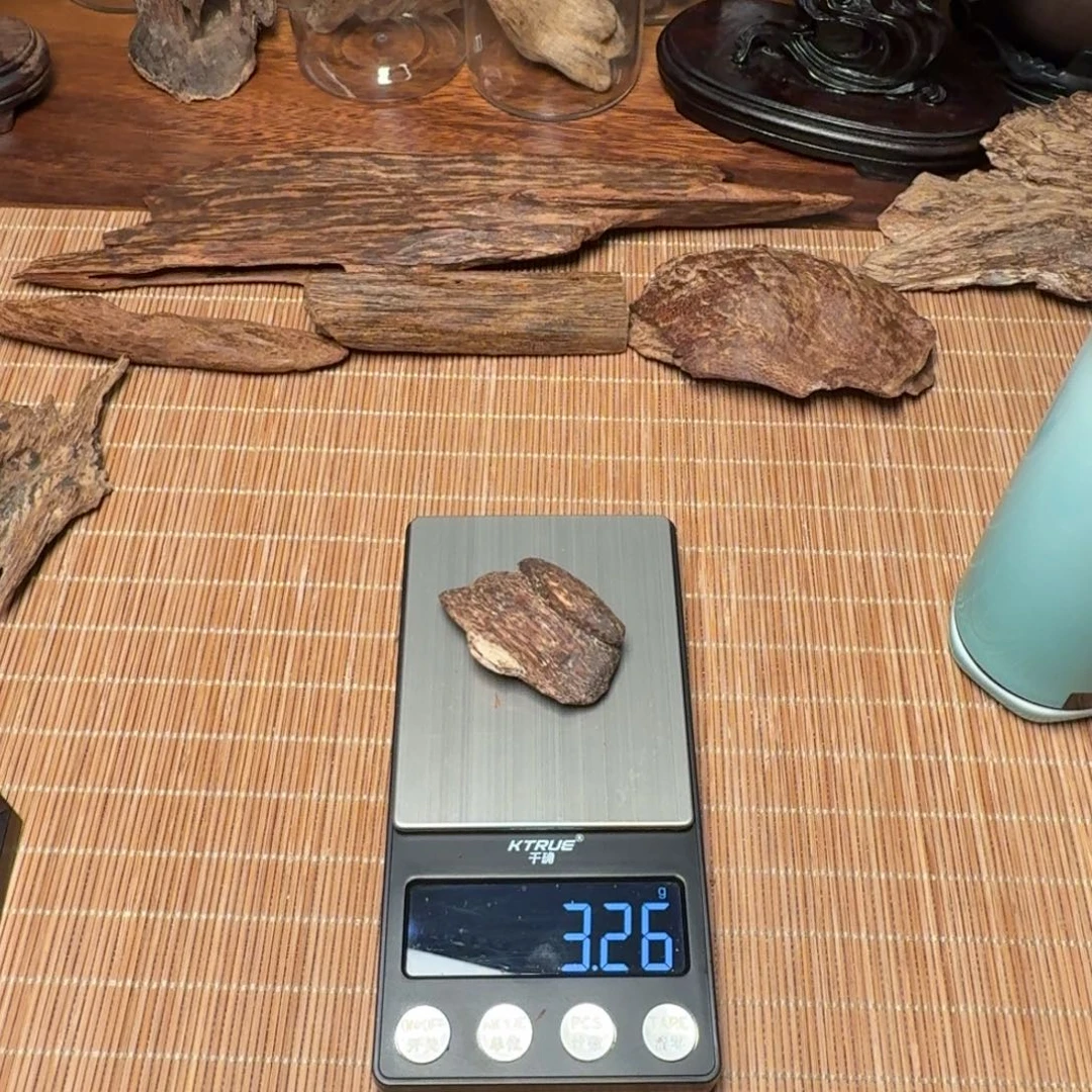 石***港沉香香港西贡紫棋瓜子