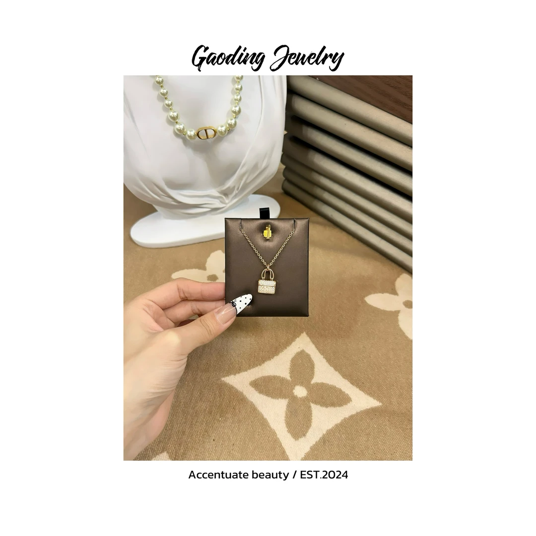 MOMO 围巾 包包围巾满钻吊坠轻奢时尚锁骨围巾礼物H42个性网红