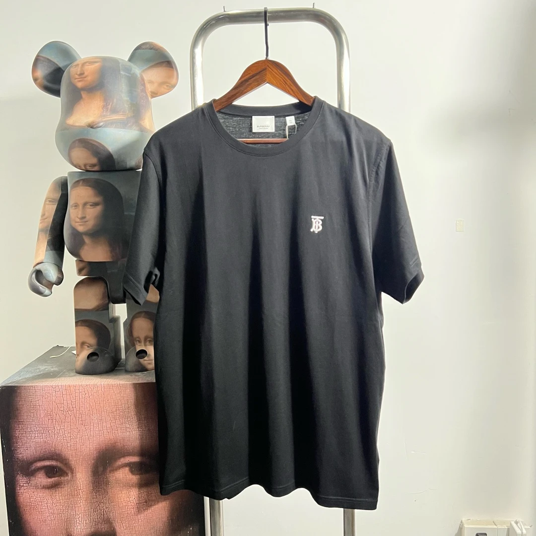 99新 BURBERRY/博柏利 刺绣短袖 p2130 尺码:L衣长74胸围114