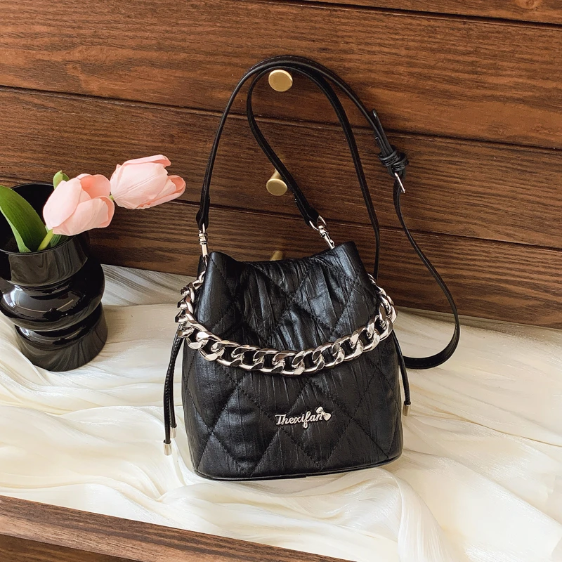 2025早春新款小众时尚百搭菱格小香单肩包高级感大容量斜挎包