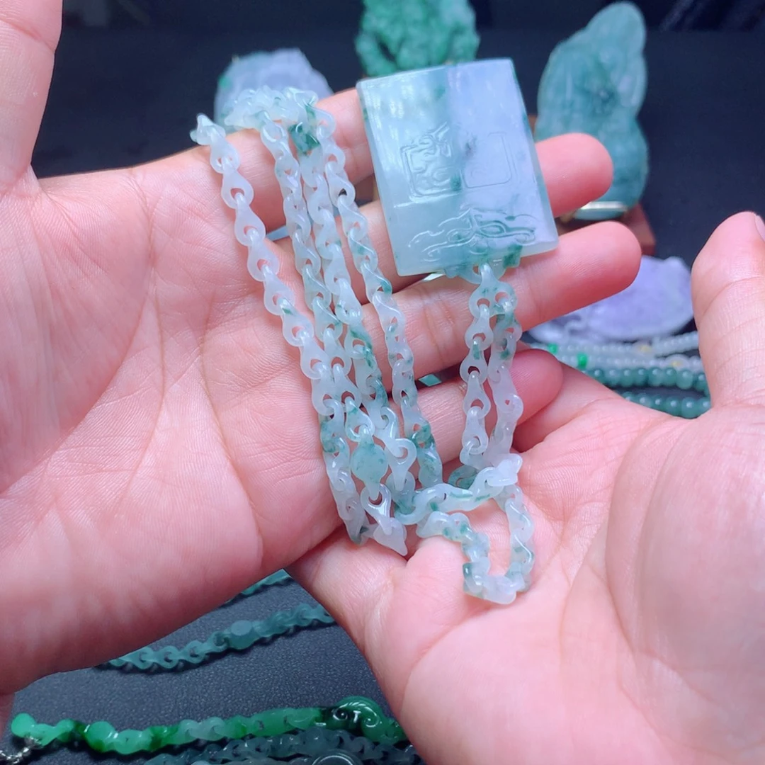 忍***9定制翡翠未镶嵌翡翠