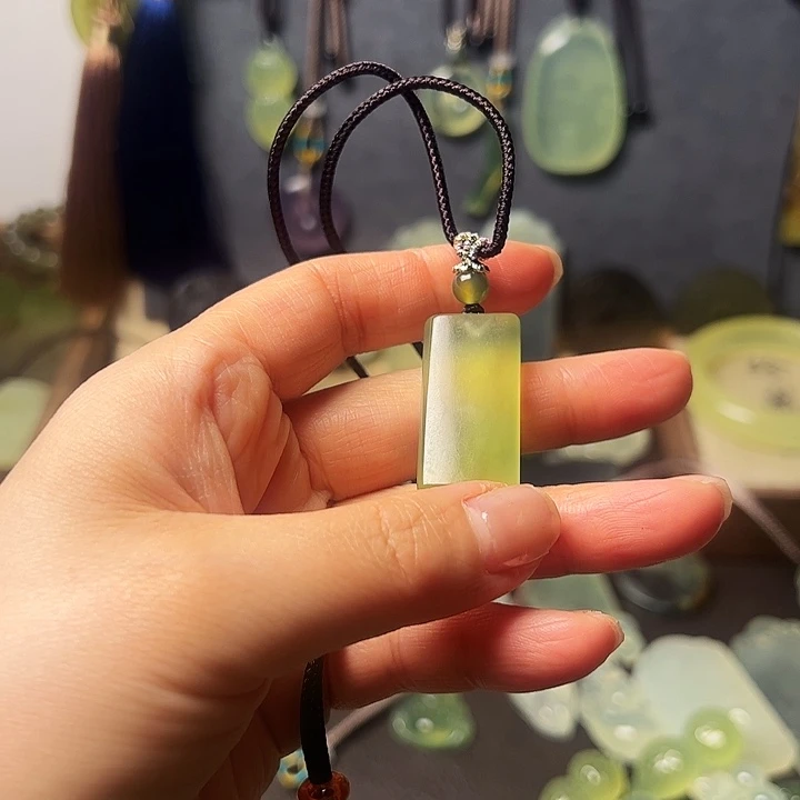 昭***蛇纹石玉合金颈饰