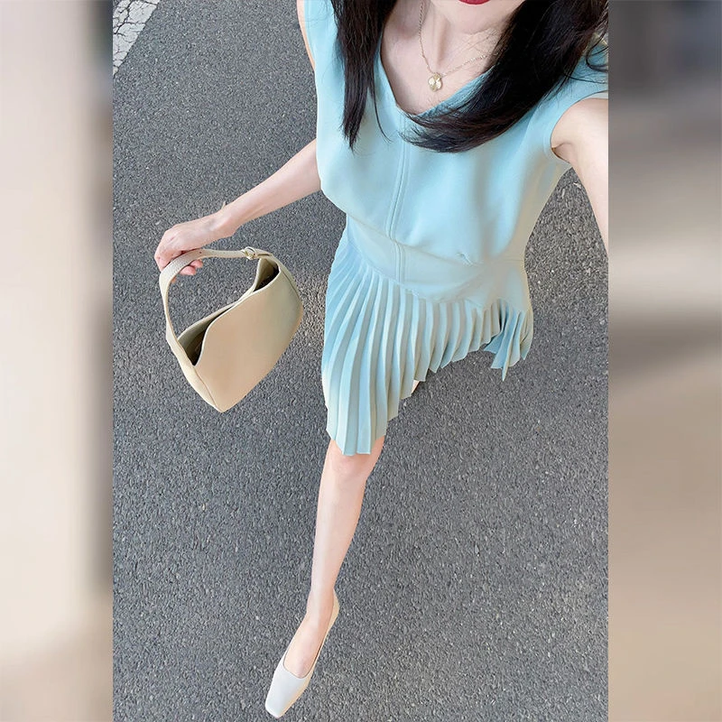 法式高级感独特超好看修身显瘦高端精致气质蓝色无袖连衣裙女夏季