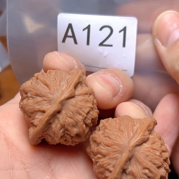 文玩核桃吊坠39瓷娃娃