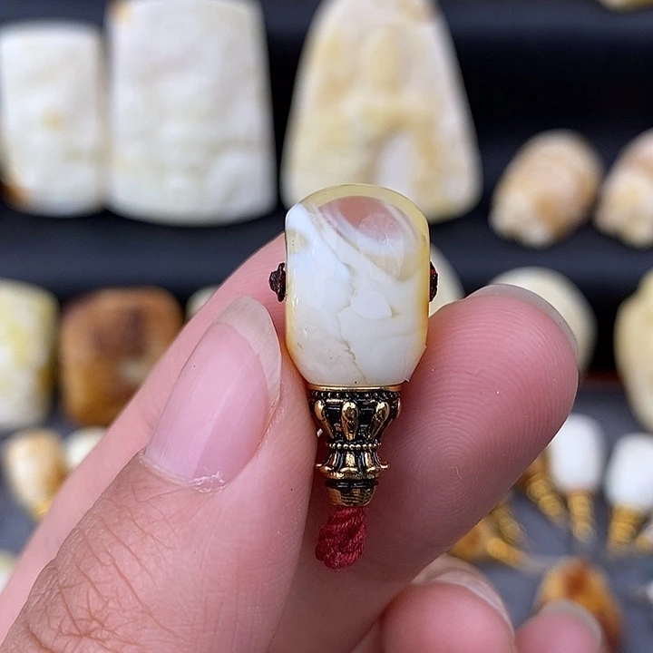 琥珀未镶嵌裸石11微瑕d18