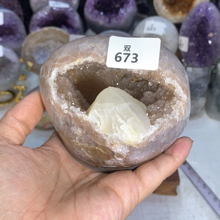 未镶嵌水晶大型摆件（非配饰）方解石