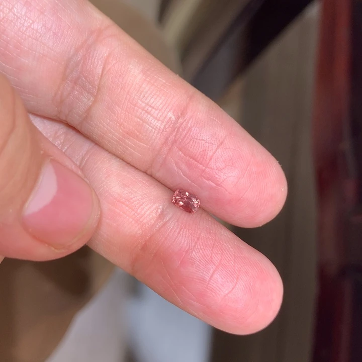 尖晶石裸石未镶嵌0.65克拉