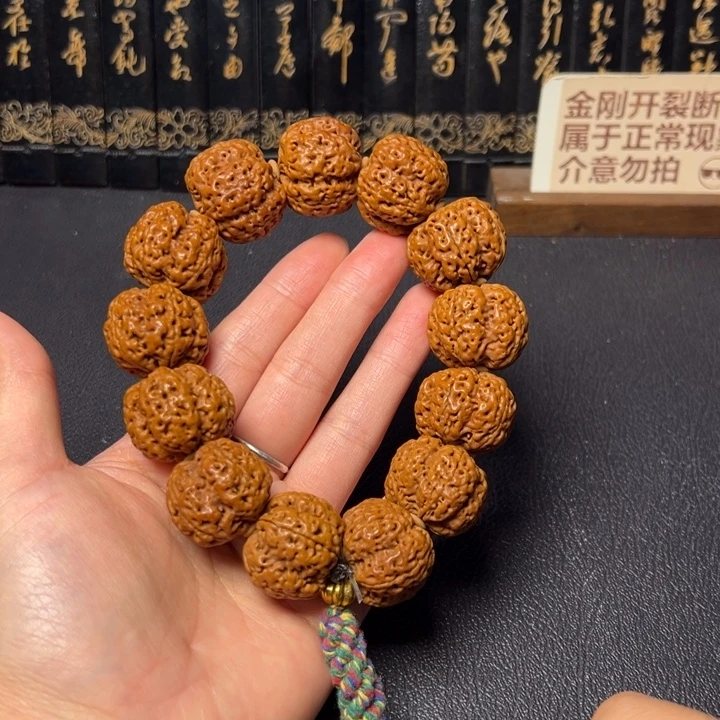 手串金刚菩提爆肉菠萝蜜蜂王