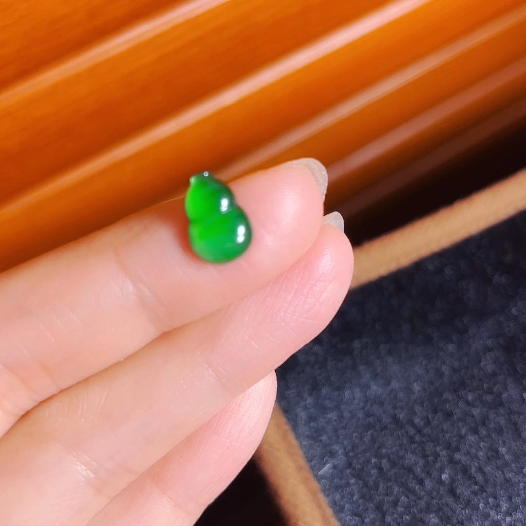 定制翡翠未镶嵌天然翡翠葫芦