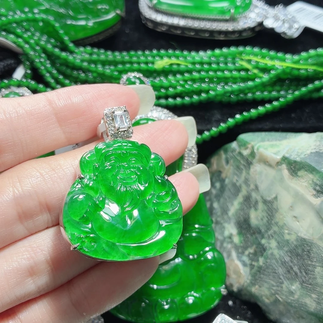 翡翠未镶嵌颈饰11