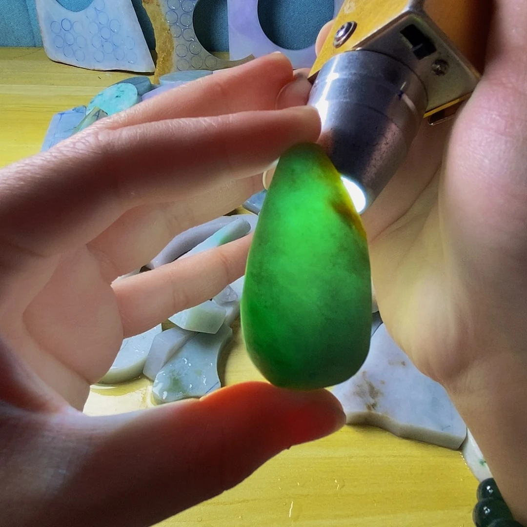 翡翠未镶嵌颈饰翡翠