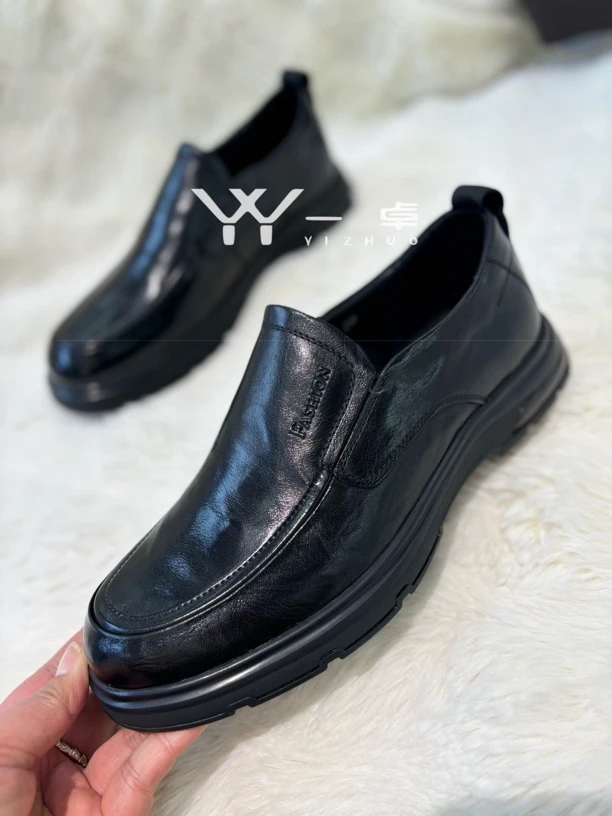 2024新款牛皮男士休闲鞋皮鞋323821-1