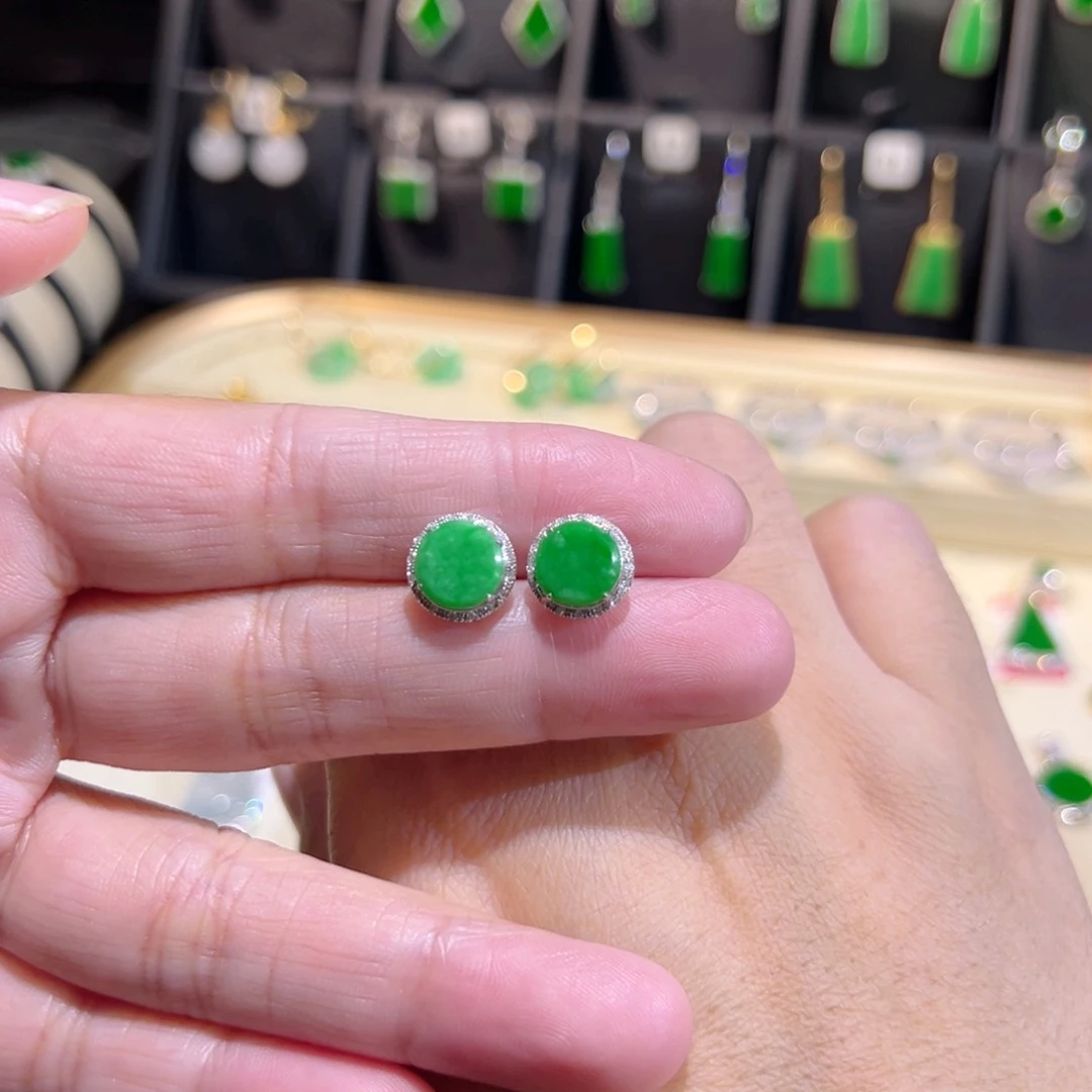 翡翠18K金镶嵌颈饰耳钉