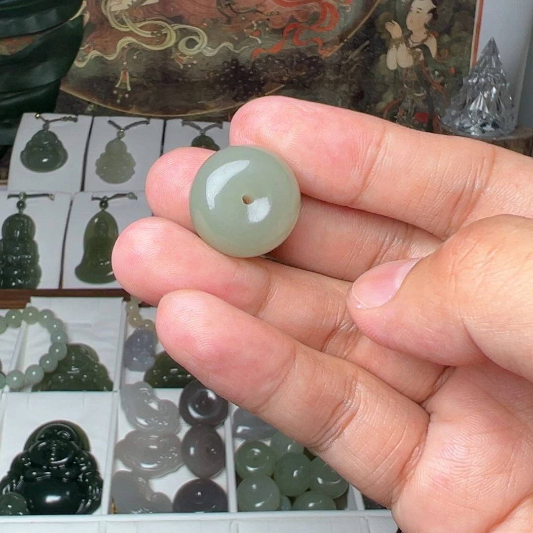 和田玉吊坠(不含链)未镶嵌尹*几扣子厚13.5mm