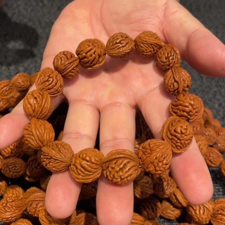 柏木（崖柏）龙纹桃核手串