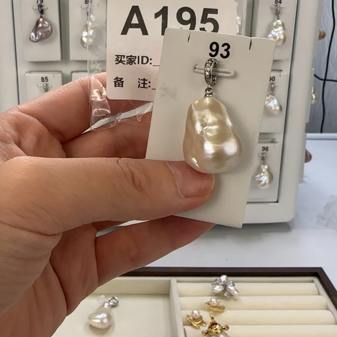 k***k颈饰合金淡水珍珠