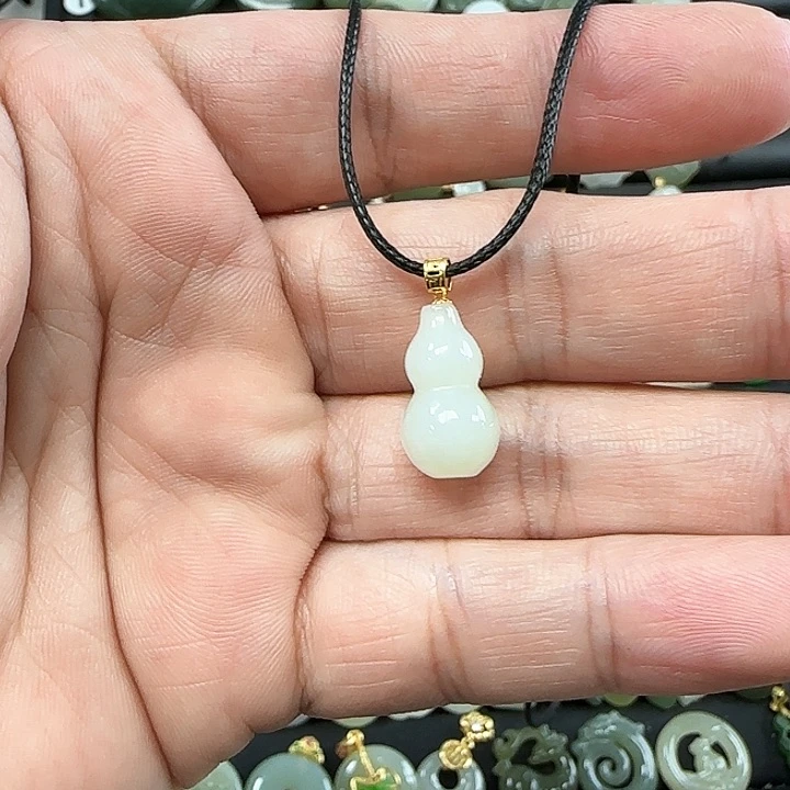 和田玉吊坠(不含链)18K金镶嵌