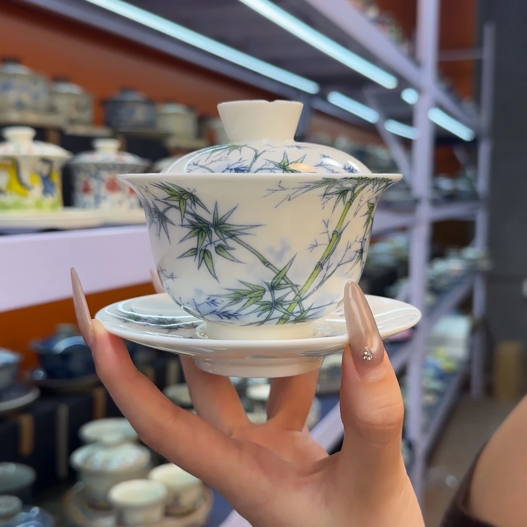 我在外面吃饭呢你在哪了我