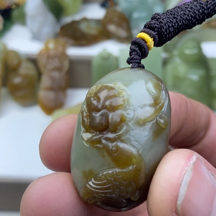 和田玉（糖玉）未镶嵌颈饰