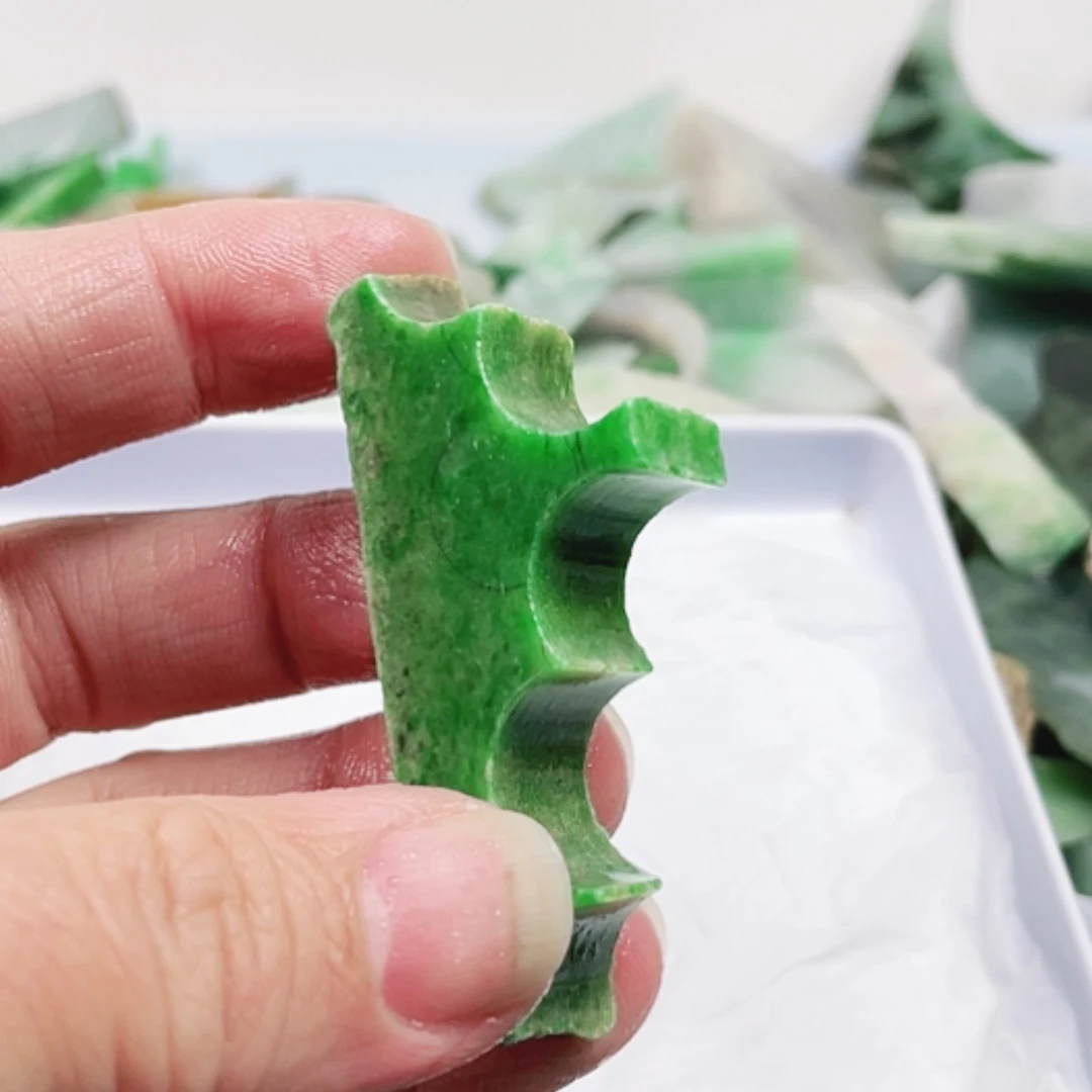 【闪购商品】翡翠颈饰未镶嵌A货