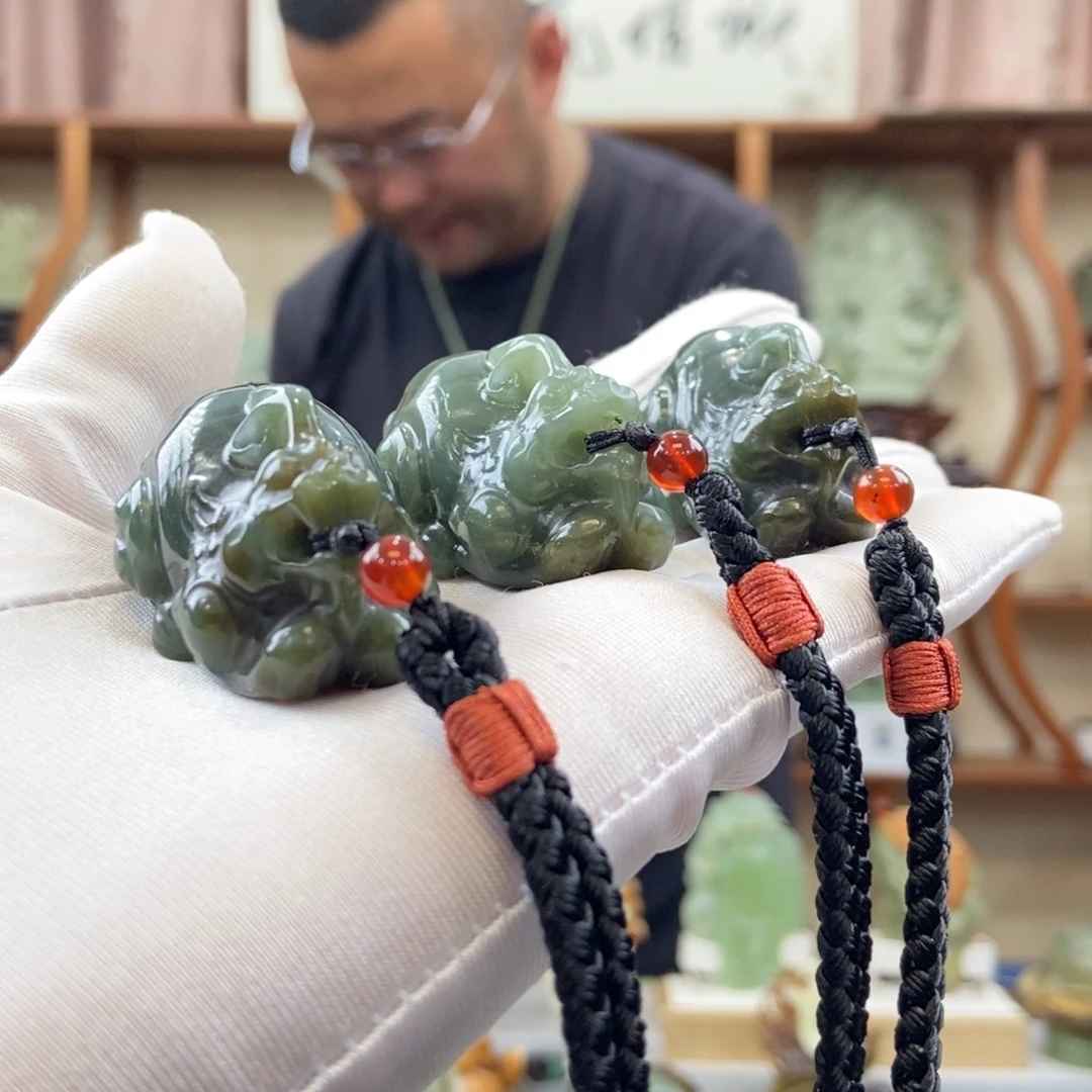 颈饰未镶嵌和田玉吊坠貔貅（多样性发一件