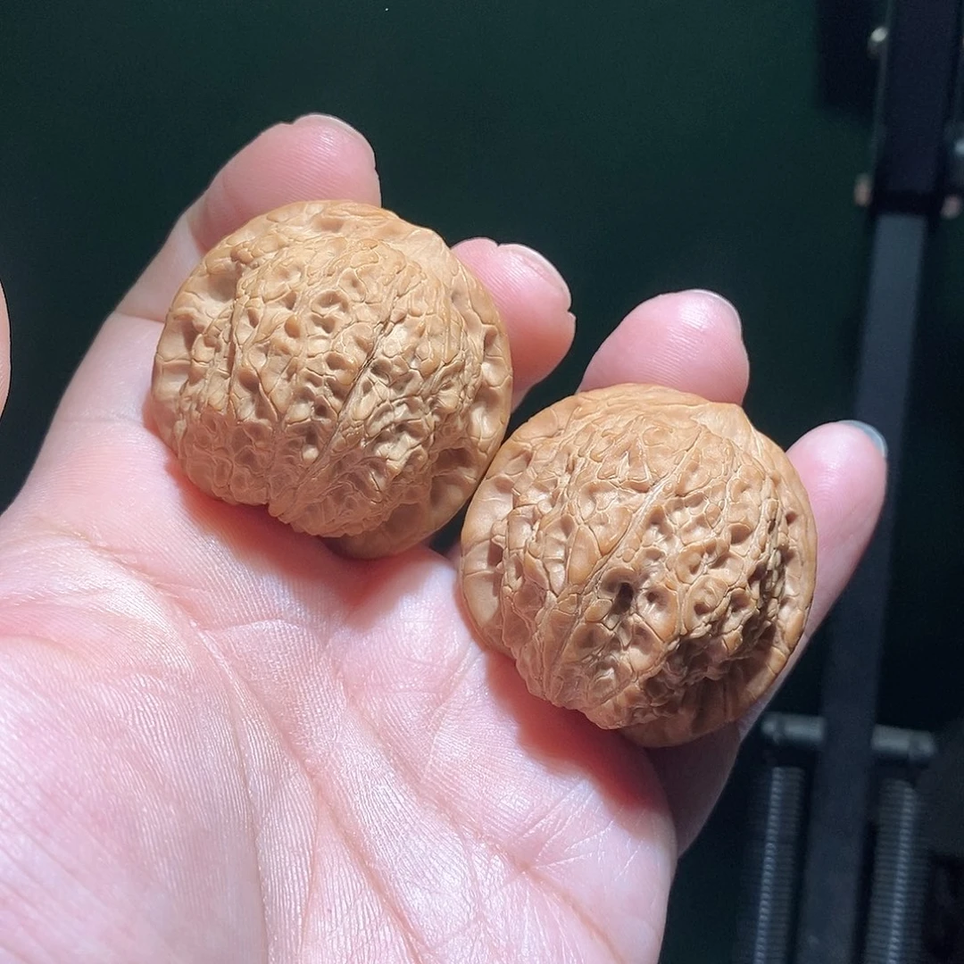 文玩核桃把件40血麒麟全品