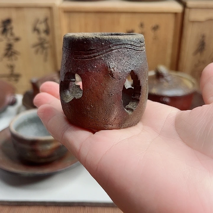 备前烧，手捻盖置，款自查，