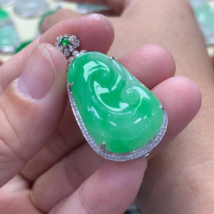 翡翠18K金镶嵌吊坠(不含链)