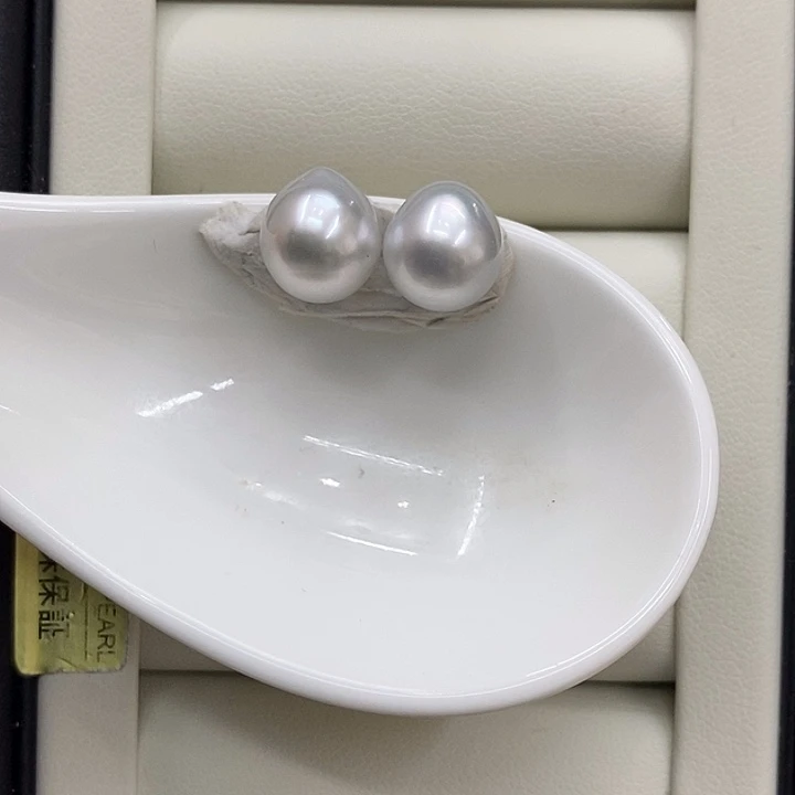未镶嵌海水珍珠耳饰