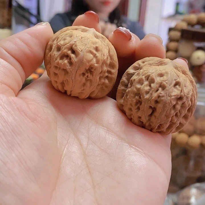 【闪购商品】文玩核桃把件41平谷元宝水尖练手