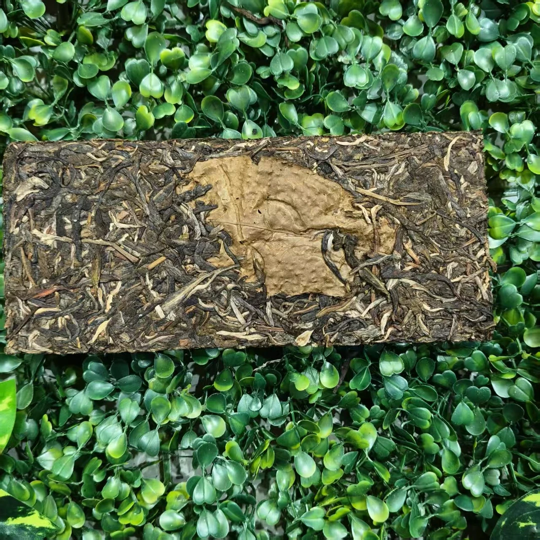 雨腾小号- 天字Y號“晚Y一葉青”古树普洱茶288g/砖 生茶