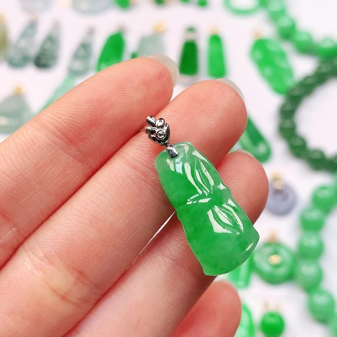 吊坠(不含链)18K金镶嵌翡翠