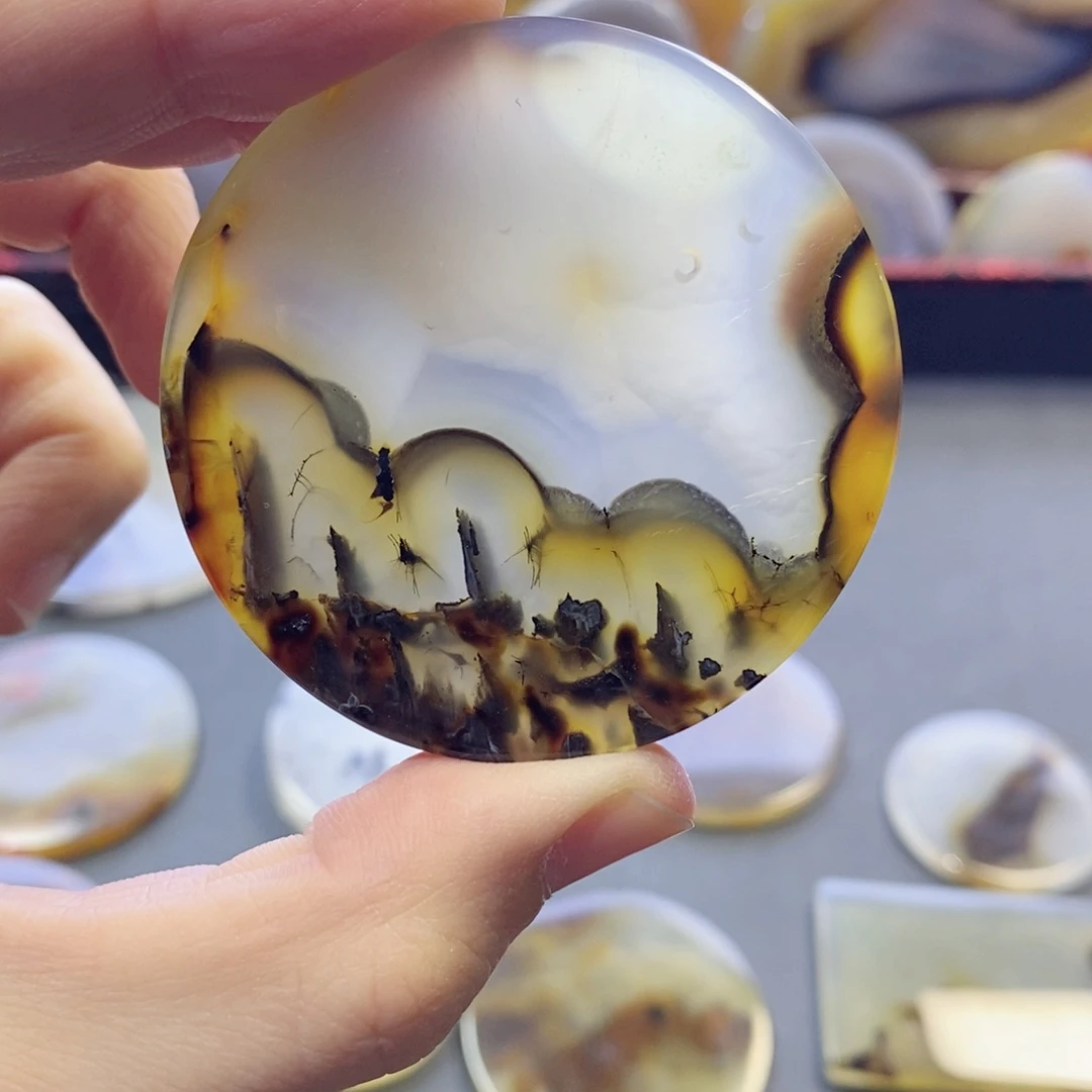 玛瑙/玉髓颈饰未镶嵌