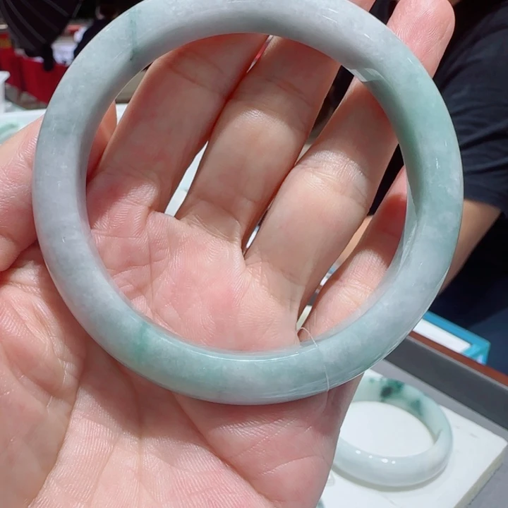 璀***。未镶嵌手镯翡翠661