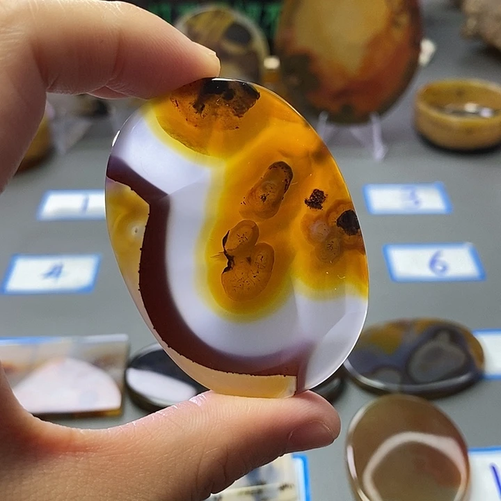 玛瑙/玉髓未镶嵌珠宝半成品51