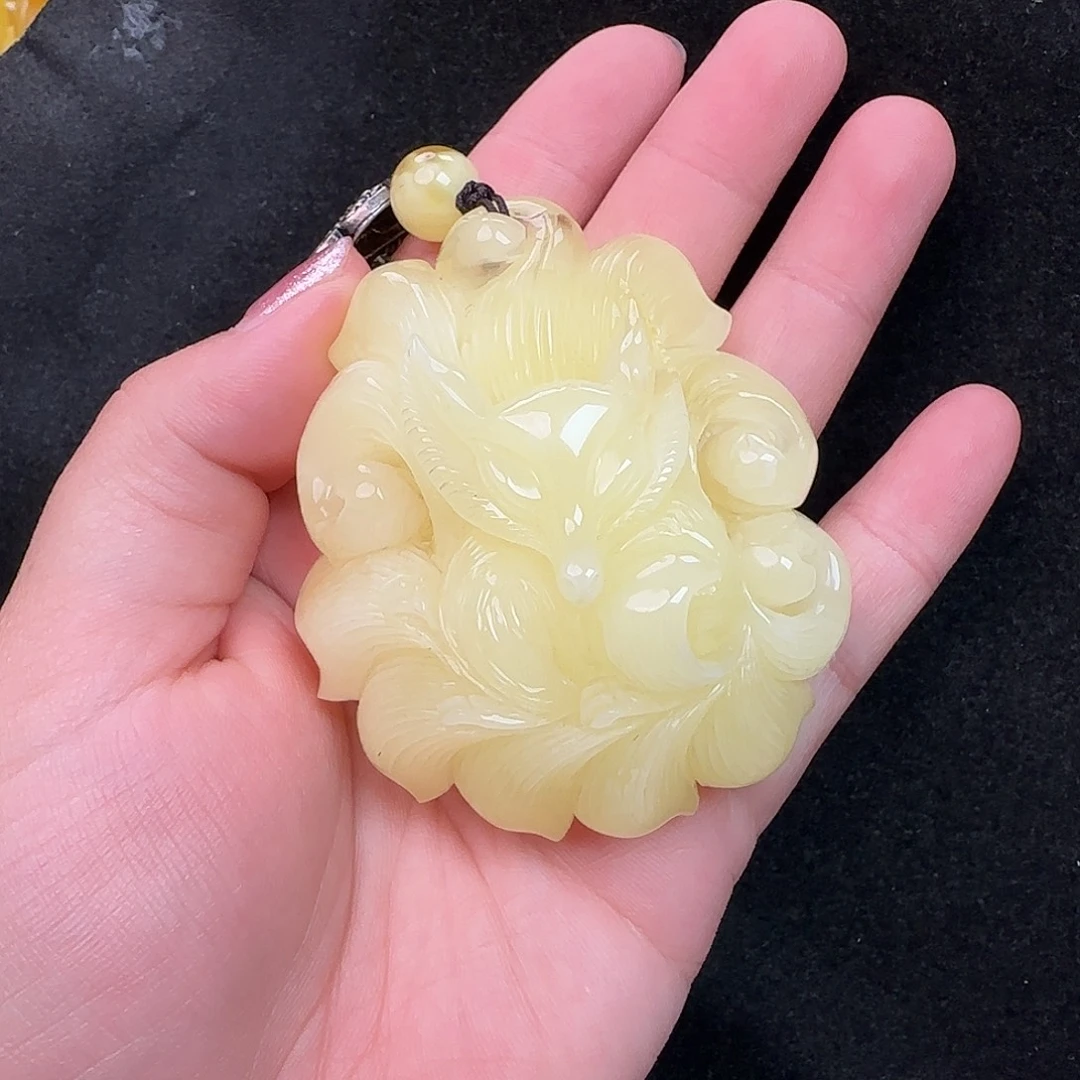 蜜蜡未镶嵌珠宝奇石